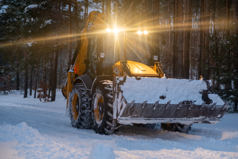 How cold can impact an outdoor worker's health?